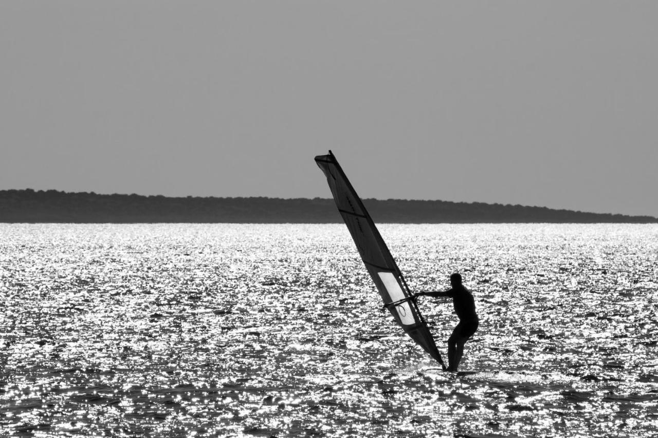 Modern Oceanview Lejlighed Metajna Eksteriør billede